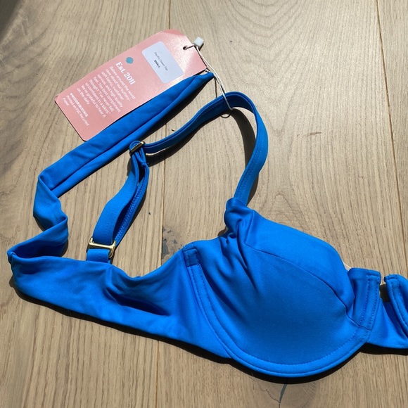 BNWT Midori Dawn bikini top - pacific - Picture 3 of 6